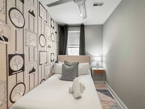 1 bedroom, WiFi, bed sheets