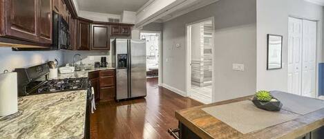 Microones, forn, placa de cuina i rentaplats