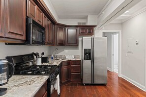 Mikrowelle, Ofen, Herdplatte, Geschirrspüler