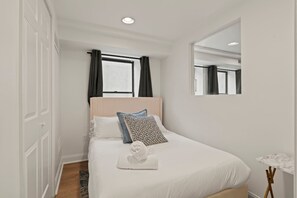 3 bedrooms, WiFi - 3BR Stay for 6 – Walk to Historic Philly Landmarks (Philadelphia)