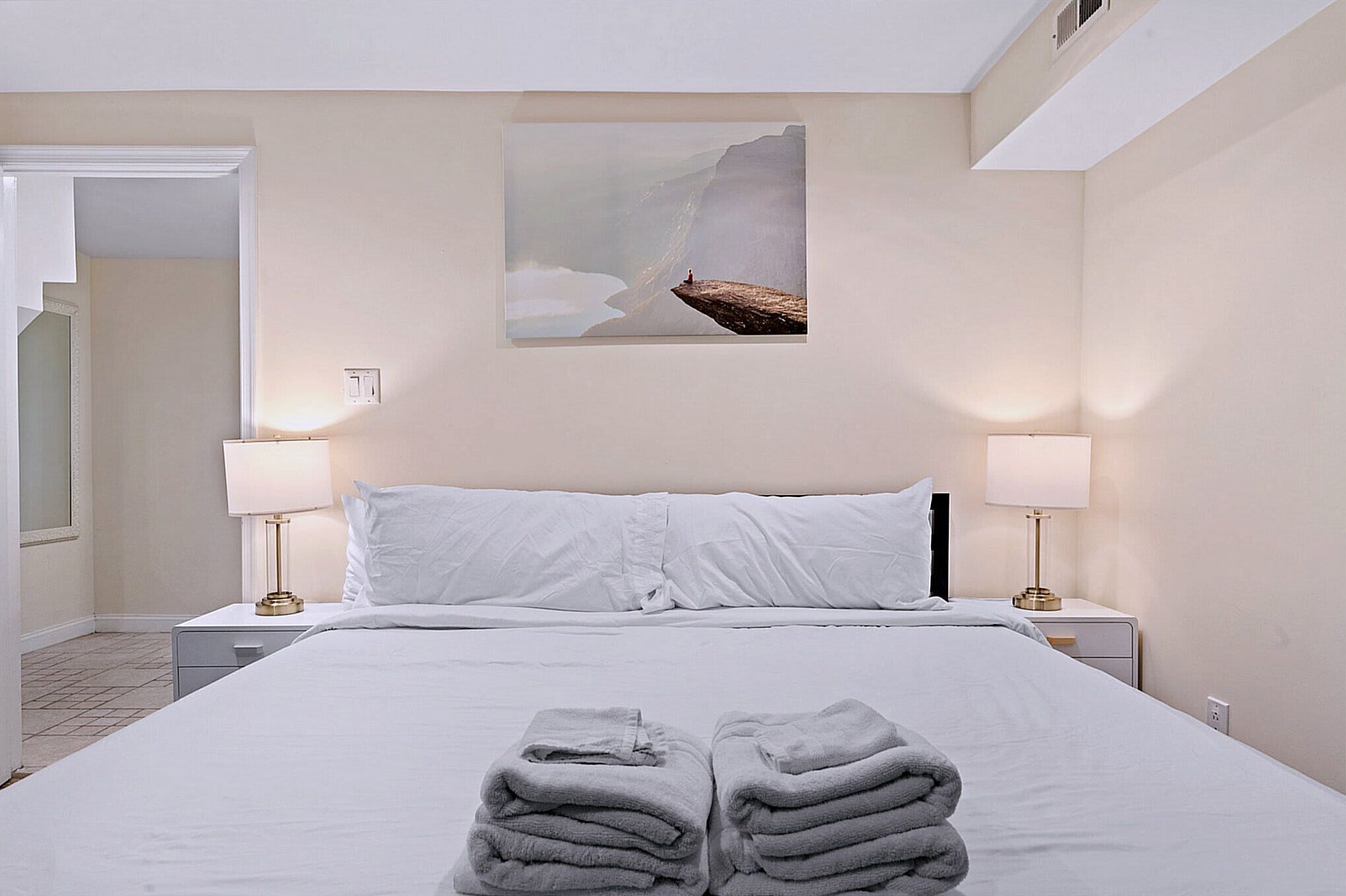 2 bedrooms, WiFi, bed sheets