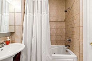 Shower, shampoo