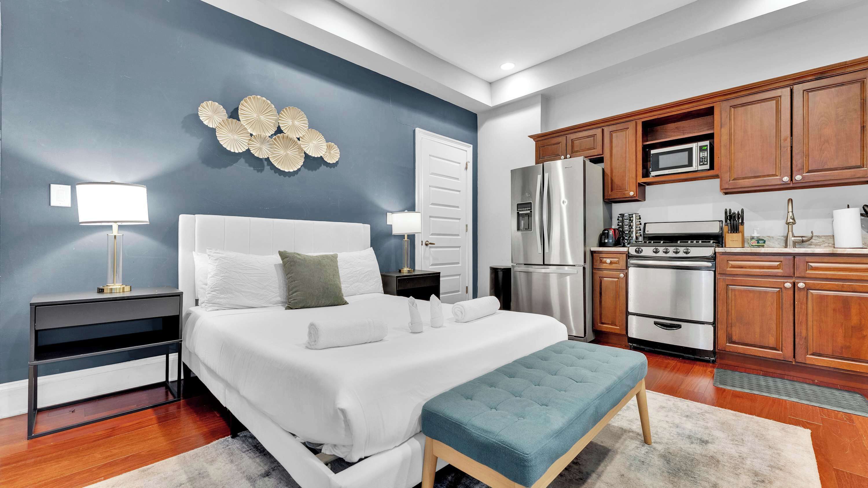 WiFi, bed sheets