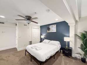 1 bedroom, WiFi, bed sheets - Cozy 1BD | Old City | 2Beds | Independence Hall (Philadelphia)