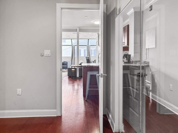 Interior - Luxury 1BD | 1 Bed | Queens Village (Philadelphia)