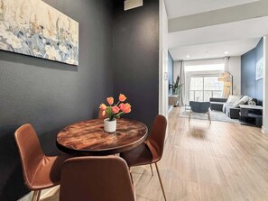 Interior - Luxury 2BD | Deep Ellum | Free Parking | Pool+Gym (Dallas)