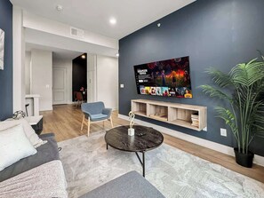 Unclassified image, 5 of 29, button