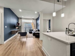 Unclassified image, 3 of 29, button