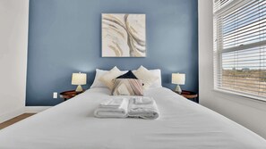 2 habitaciones, tabla de planchar con plancha, wifi y ropa de cama