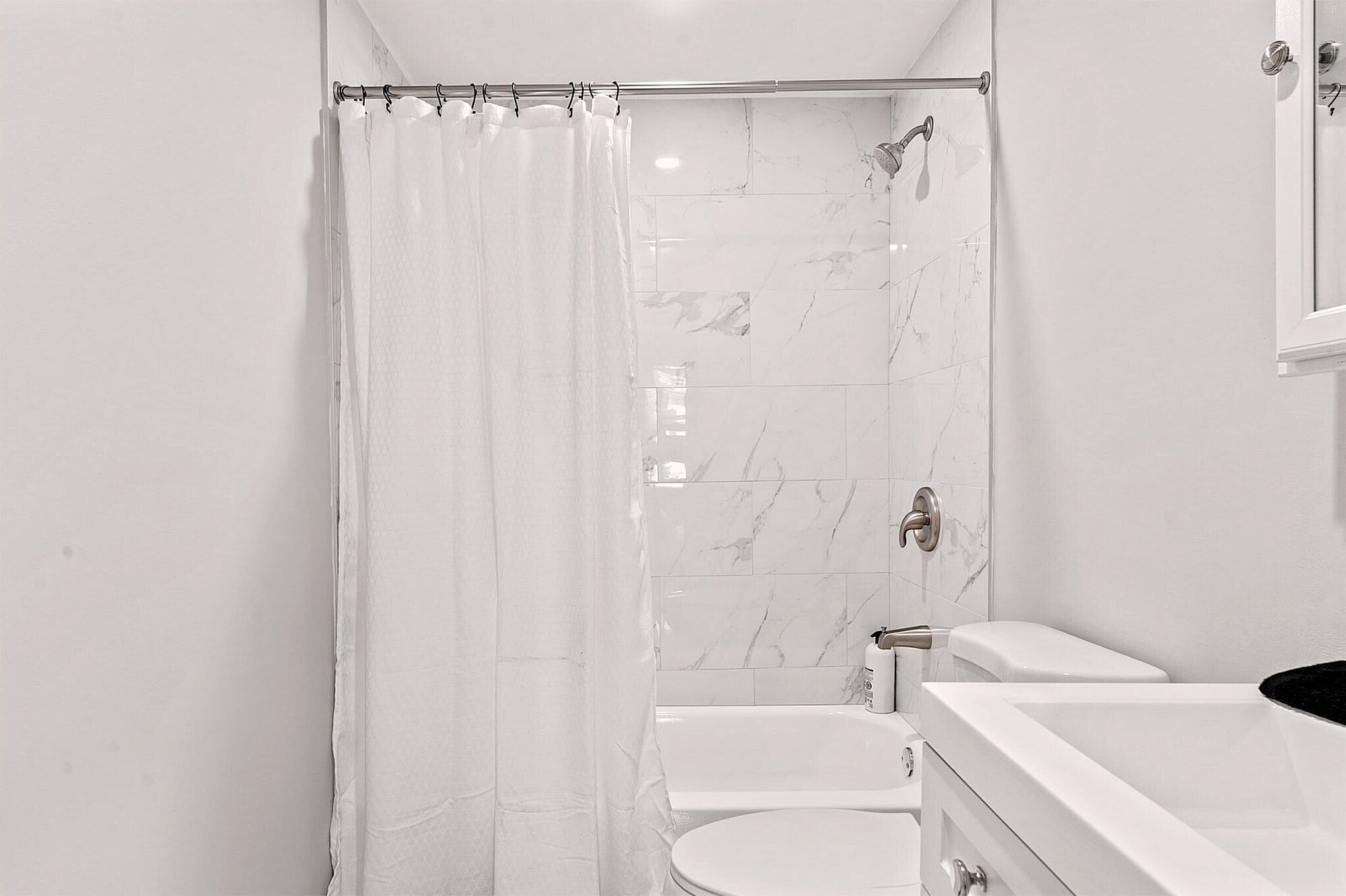 Regadera y secadora de cabello 