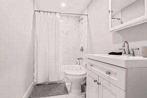 Chuveiro, secador de cabelo