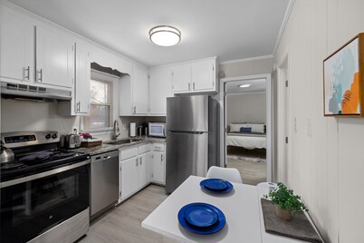 Stylish & Cozy 1BR Apt Near Duke, Downtown Durham, Dining & Entertainment