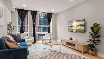 テレビ、書斎 / ワークスペース