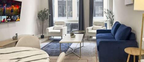 Téléviseur, bureau