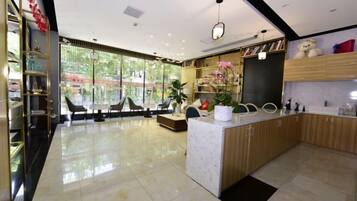 Lobby lounge