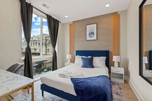 1 dormitorio y ropa de cama