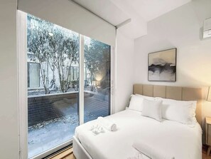 5 bedrooms, WiFi, bed sheets