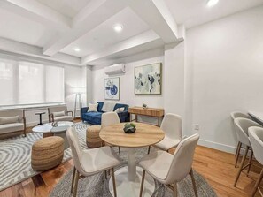 Unclassified image, 2 of 26, button