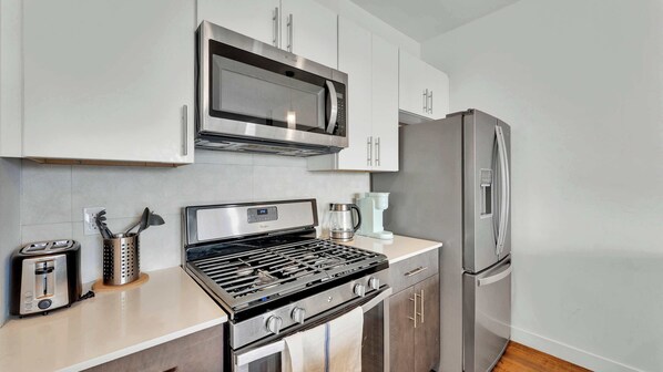 Fridge, microwave, oven, stovetop