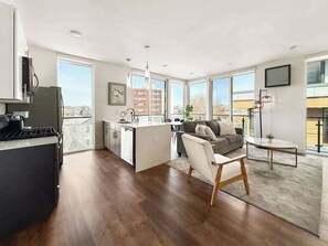 Unclassified image, 4 of 16, button - Stylish 2BD | Sleeps 4 | Northern Liberties (Philadelphia)