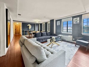 Luokittelematon kuva, 3 kautta 28, painike