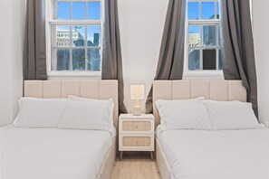 3 bedrooms, iron/ironing board, WiFi, bed sheets - Modern 3-Bedroom Oasis in Center City (Philadelphia)