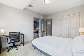 2 habitaciones, tabla de planchar con plancha, wifi y ropa de cama