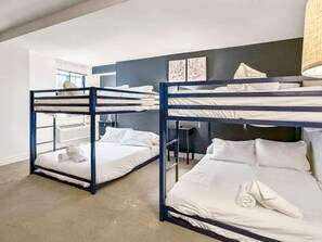 2 bedrooms, WiFi, bed sheets