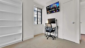 Interior - Luxury 2BD | Center City | 6 Beds | By JFK plaza (Philadelphia)