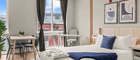 Bügeleisen/Bügelbrett, WLAN, Bettwäsche