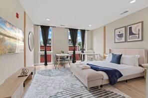 Iron/ironing board, WiFi, bed sheets