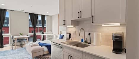 Fer et planche Ă repasser, Wi-Fi, draps fournis