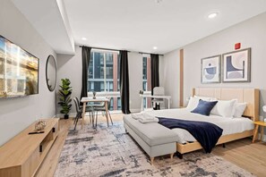 Schreibtisch, WLAN, Bettwäsche