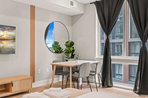 Dining - Luxury Studio | 1 Bed | Northern Liberties (Philadelphia)