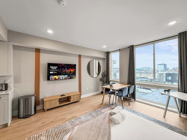 Iron/ironing board, WiFi