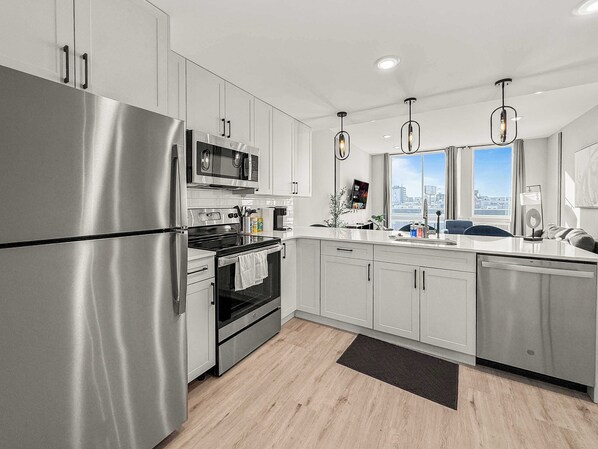 Fridge, microwave, oven, stovetop