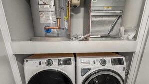 Unclassified image, 3 of 16, button - Luxury 2BD | 4 Beds | Northern Liberties (Philadelphia)