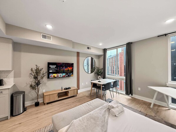 Bügeleisen/Bügelbrett, WLAN, Bettwäsche