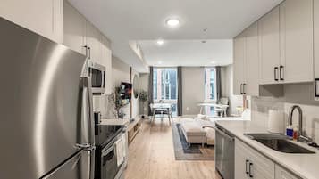 Fridge, microwave, oven, stovetop