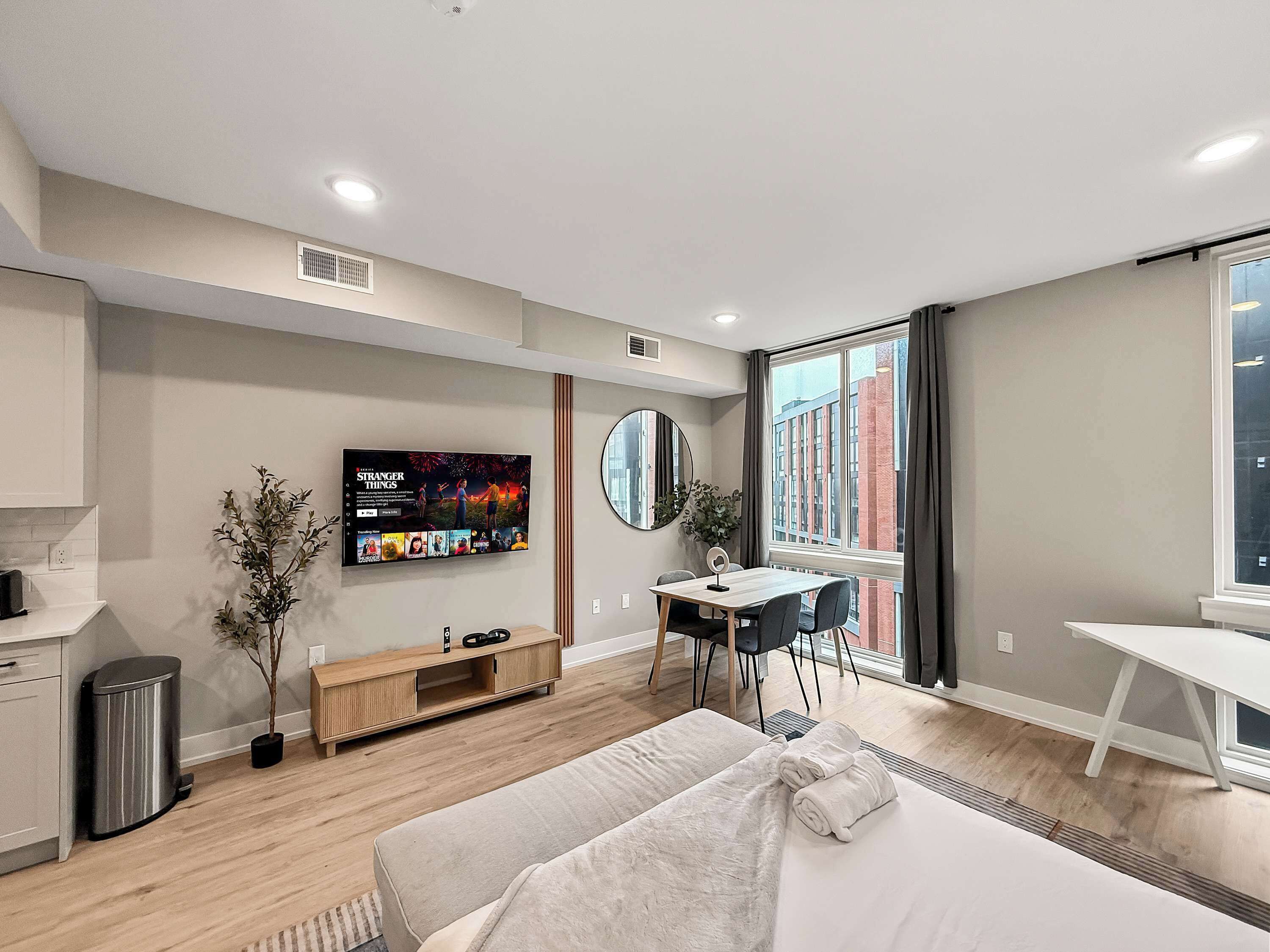 Iron/ironing board, WiFi, bed sheets