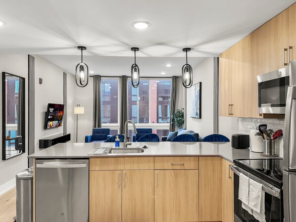 Fridge, microwave, oven, stovetop