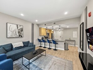 Imagen sin descripción, 3 de 17, botón