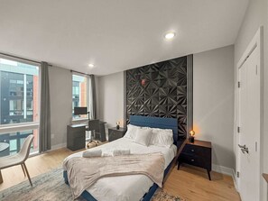 Desk, iron/ironing board, WiFi, bed sheets