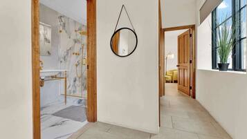 Regadera y secadora de cabello