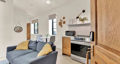 Luxury 1BD Stay in South St | 1 Bed Retreat