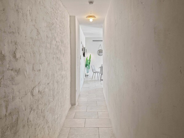 Interior - Luxury 1BD | 1 Bed | South St (Philadelphia)