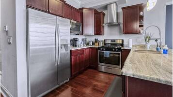 Fridge, microwave, oven, stovetop