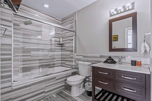 Regadera y shampoo 