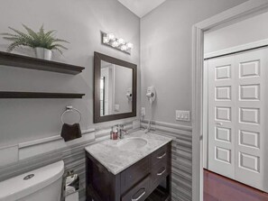 Shower, shampoo - Luxury Studio | Northern Libs | 1 Bed | Onsite gym (Philadelphia)