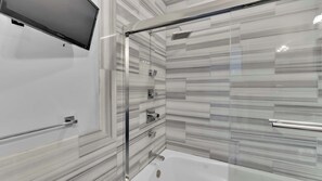 Shower, shampoo